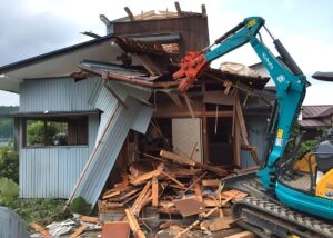 久慈郡大子町で積雪により被災した家屋の解体事例（木造平屋50坪）のサムネイル