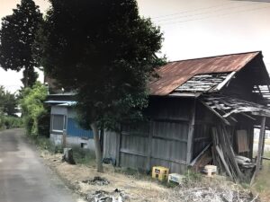 塩谷郡で費用を抑えた遠方地の空き家の解体事例（木造2階建て45坪）のサムネイル