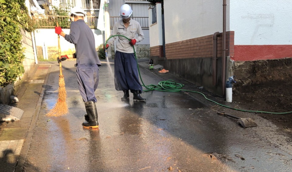 解体工事後清掃の様子