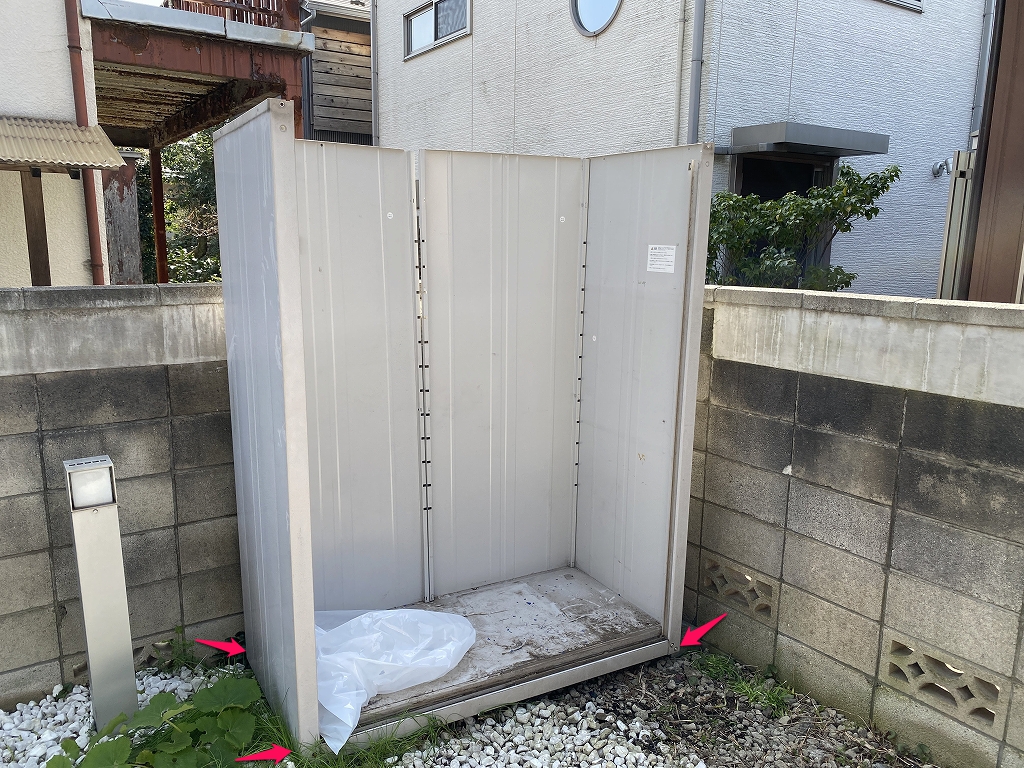 外側のボルトを取り外す