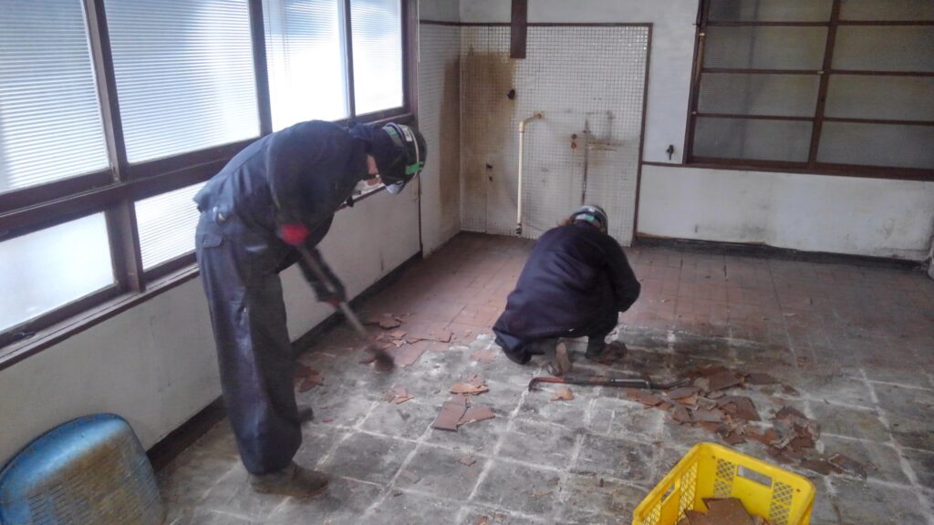 テナント退去のための原状回復工事の様子