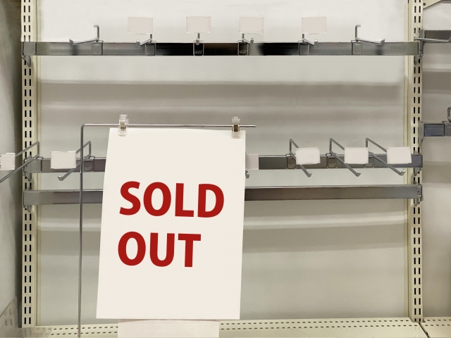 売り切れた陳列棚画像