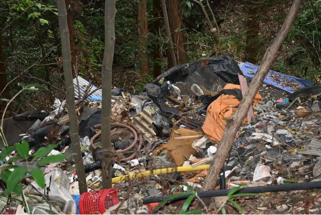 不法投棄があった現場の様子