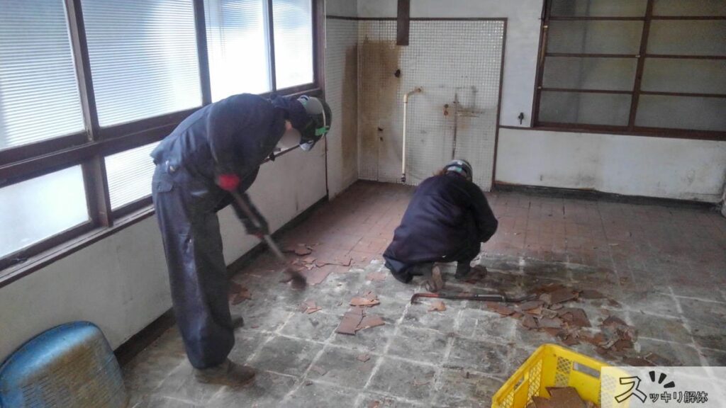 手作業によるはつり工事