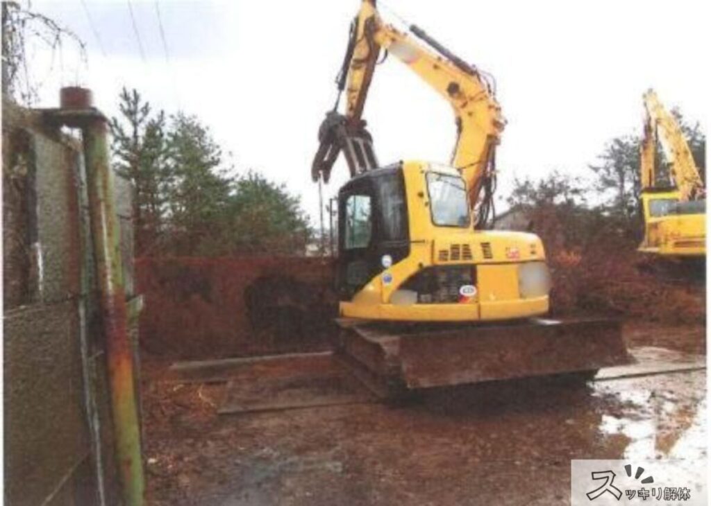 敷鉄板の上を重機が走行する様子02